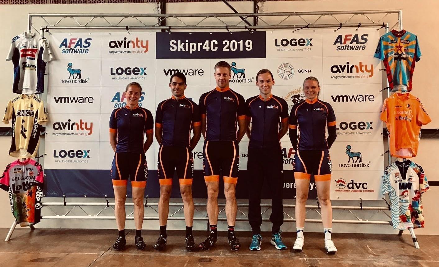 Team Avinty wint ploegentijdrit van Skipr4C 2019 en word gehuldigd op het podium